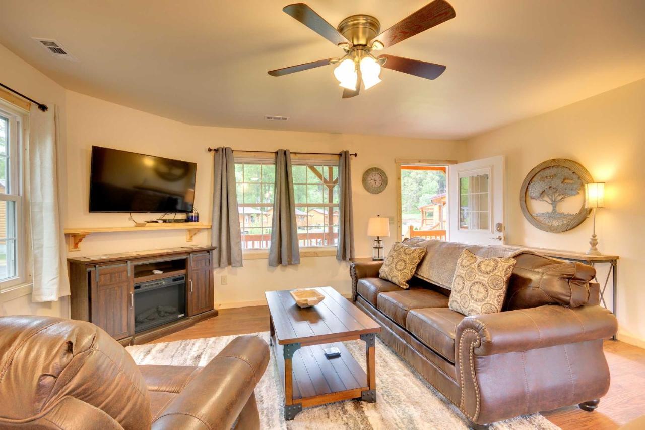 Cozy Cabin On Tuckasegee River - Near 브라이슨시티 외부 사진