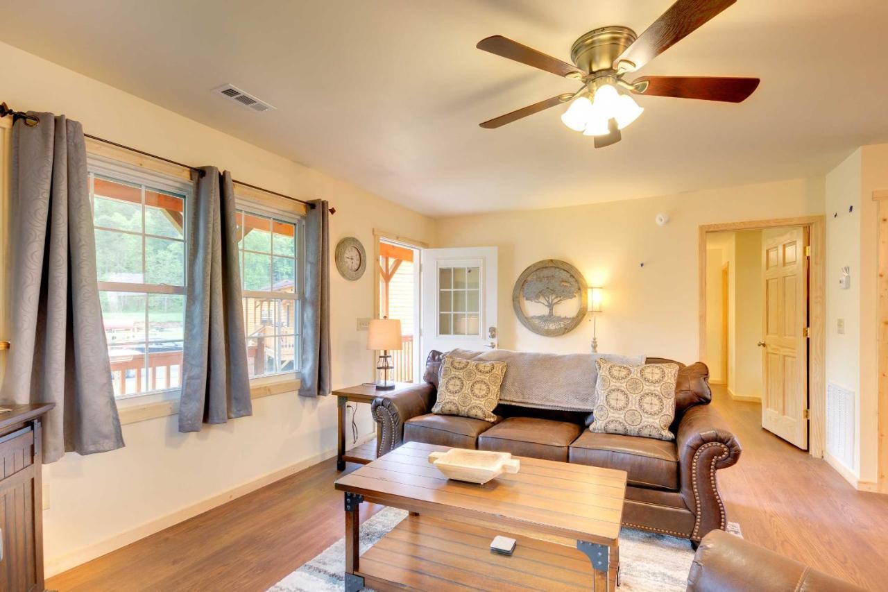 Cozy Cabin On Tuckasegee River - Near 브라이슨시티 외부 사진