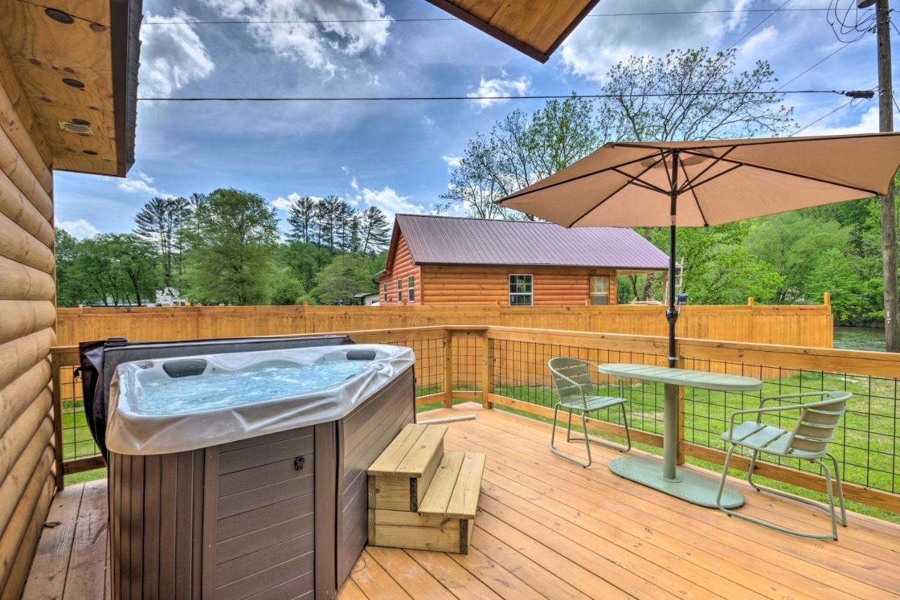 Cozy Cabin On Tuckasegee River - Near 브라이슨시티 외부 사진