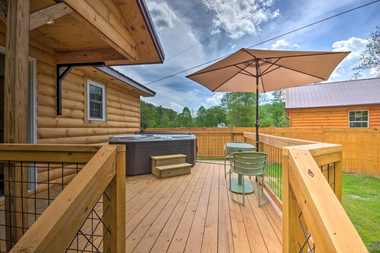 Cozy Cabin On Tuckasegee River - Near 브라이슨시티 외부 사진